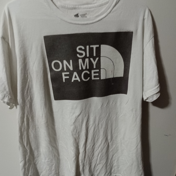 Clothing - Picture 12 of 14